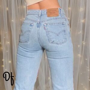 VTG 512 Straight Leg Levi’s Light Blue High-Waist Jeans Size 25 Waist